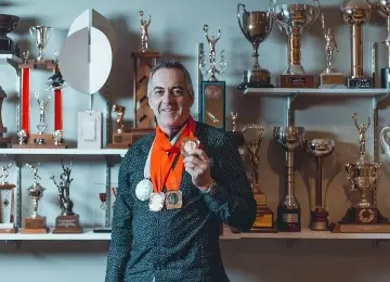 Gaétan Boucher: un champion olympique actif malgré son arthrose du genou