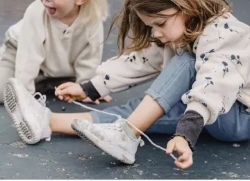 Usure de souliers chez l’enfant: quels sont les signes à surveiller?