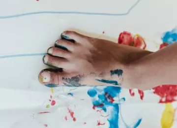 Comprendre les pieds de ses enfants, un jeu à la fois