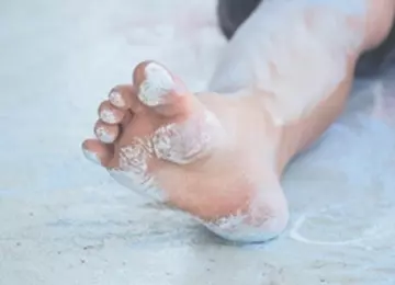 Avis d’expert | Le pied plat chez l’enfant, quand faut-il intervenir?