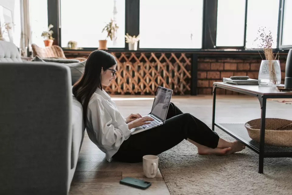 Santé des pieds, posture et télétravail: quels conseils?
